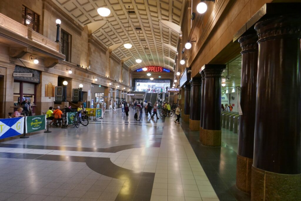 Main concourse, Adelaide station